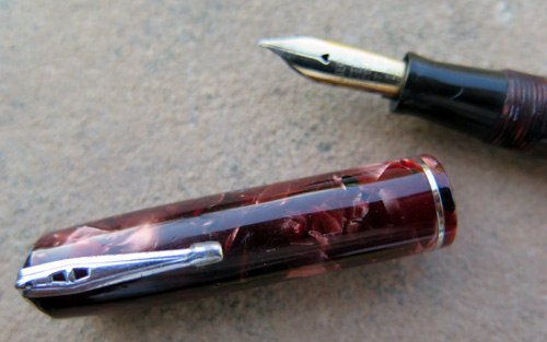 WATERMANs 3V IN MARBLED RED WITH FINE FLEX NIB